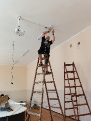 Домашний мастер Одесса, муж на час, электрик, монтаж телевизора на сте