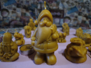 Фигурная свеча Дед мороз