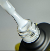 Must Have! Молочний Гель-лак Izzy Premium Milky для ідеального покритя