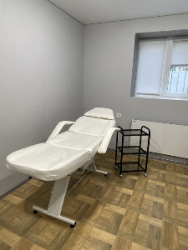 Нова косметологічна кушетка лежак для масажу та Спа процедур
