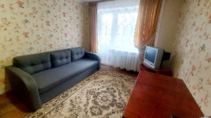 Сдам 1- ком. Глушко / Королева. 4 этаж.