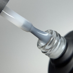 Трендовий Фініш: Молочний Топ для нігтів Izzy Milk Top 10мл