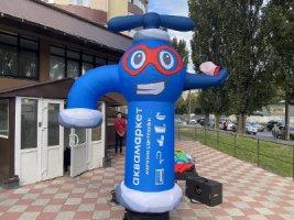 Надувной рекламный человек