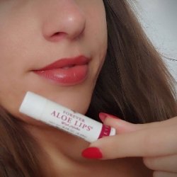Помада бальзам для губ Aloe Lips
