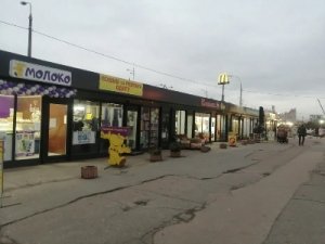 Сдаётся маф метро Харьковская ул Бажана 3. 10м2