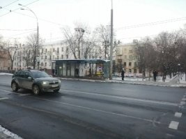 Сдаётся Остановочный комплекс ул. Вышгородская 12, 18м2 или половину