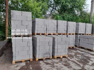 Шлакоблок, кільця для каналізації, бордюри, днища, люки, стовпи, європ