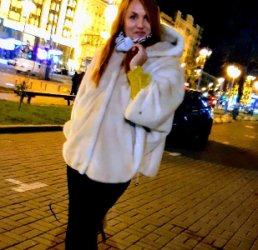 шуба с натурального меха-норка - светлого цвета-Продается не дорого