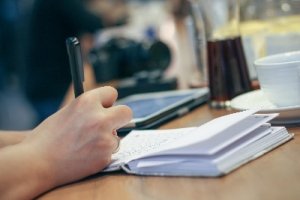Виконаю вручну конспекти для студентів