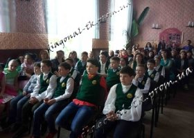 Вязаные школьные жилеты